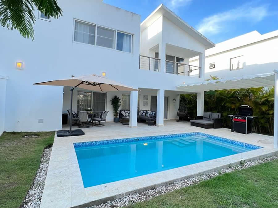 AB185, 4-bedroom villa for rent in Punta Cana Village