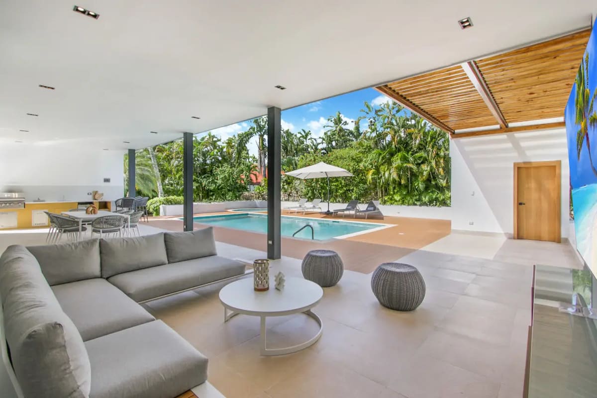 luxury-villa-vacation-rent-vivero-13-casa-de-campo (17)