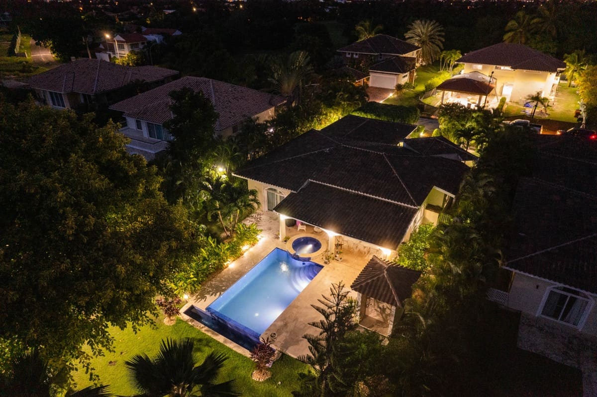 amazing-villa-for-sale-cocotal-bavaro (15)